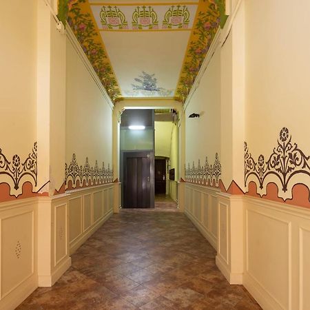 Апартаменты Casa Cosi - Patio 2 Барселона Экстерьер фото